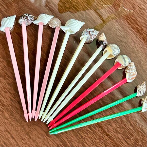 Set of 12 Vintage Shell Drink Picks – Coastal Tiki Party Seashell Cocktail Picks - Picture 3 of 11